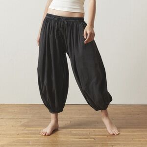 NWT Out From Under/UO Jasmine printed balloon pants *sold out